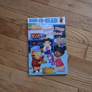 PBS Kids Daniel Tiger's Neighborhood - Daniel Plays at School Easy To Read Book